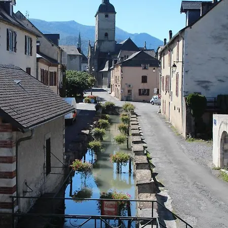 Du Moulin *